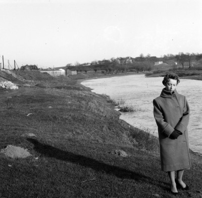 Portret kobiety nad Wisłokiem, okolice Kopca Konfederatów Barskich w Rzeszowie