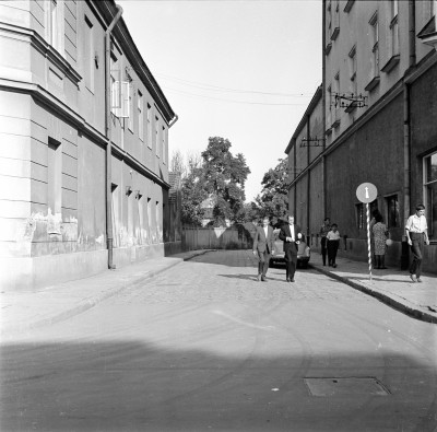 GFK-3-572 Ulica Władysława Hibnera w Rzeszowie, obecnie ul. Ks. Feliksa Dymnickiego. Widok od ul. 3 Maja GFK-3-572.jpg