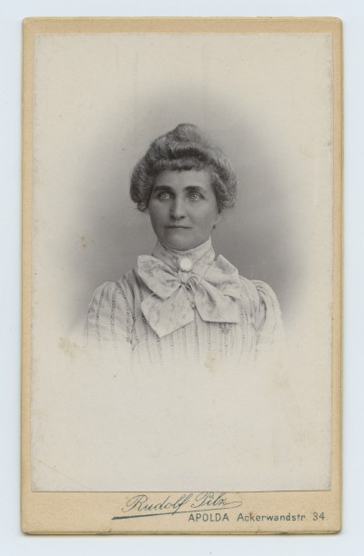 GFK-8-108 Portret kobiety GFK-8-108-1.jpg