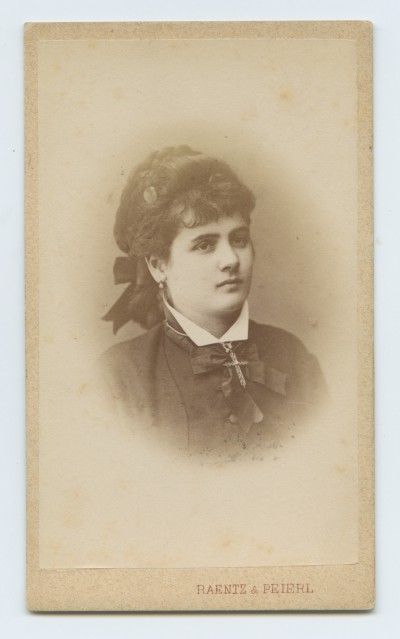 GFK-8-84 Portret kobiety GFK-8-84-1.jpg