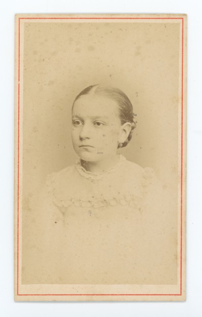 GFK-9-99 Portret dziewczynki GFK-9-99-1.jpg