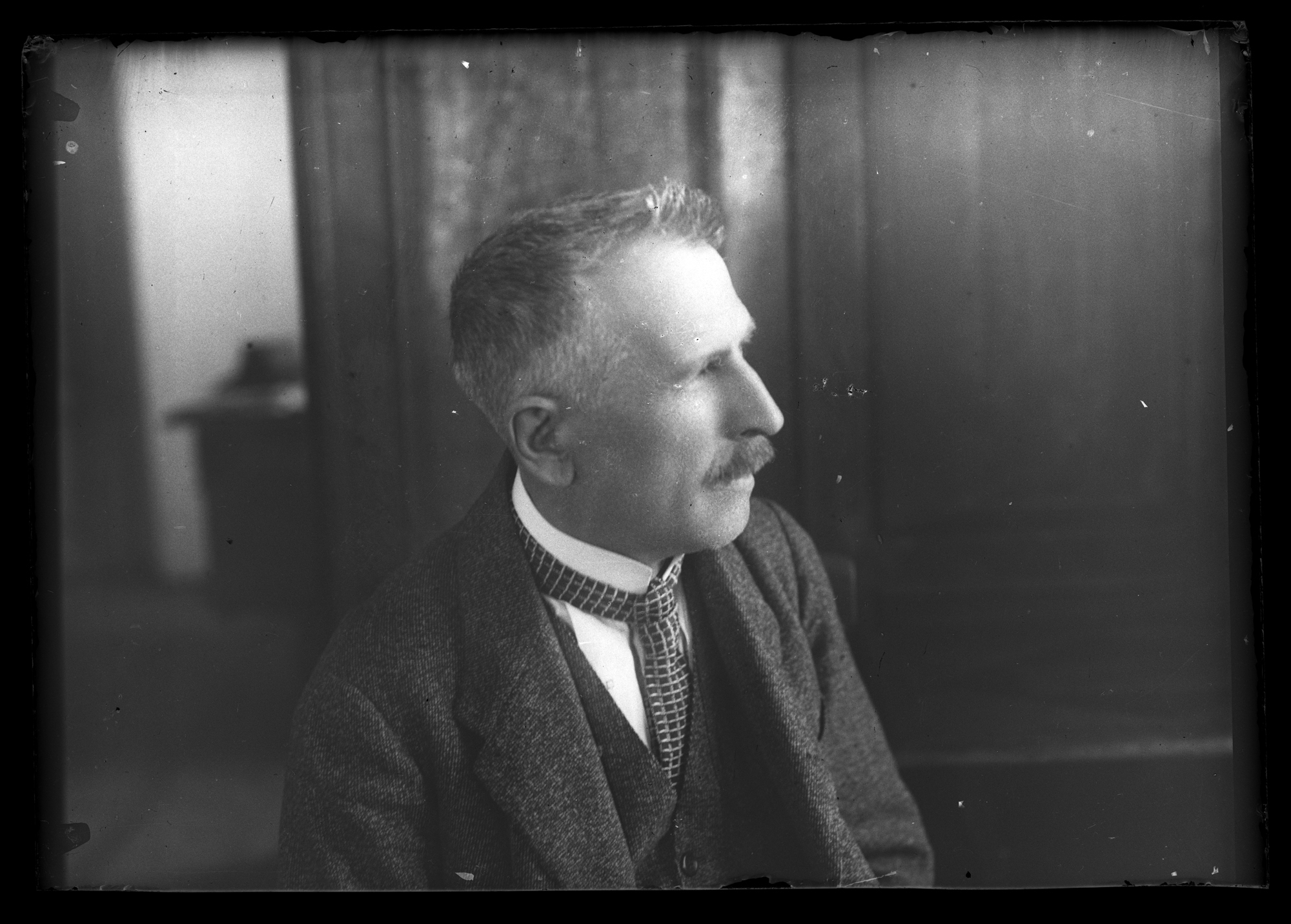Portret mężczyzny w garniturze