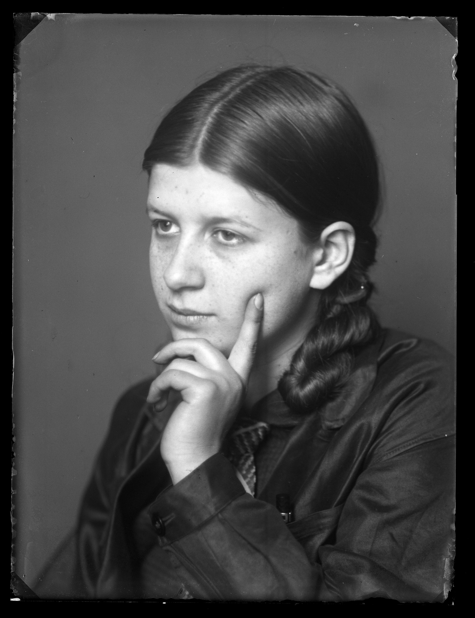 Portret młodej dziewczyny