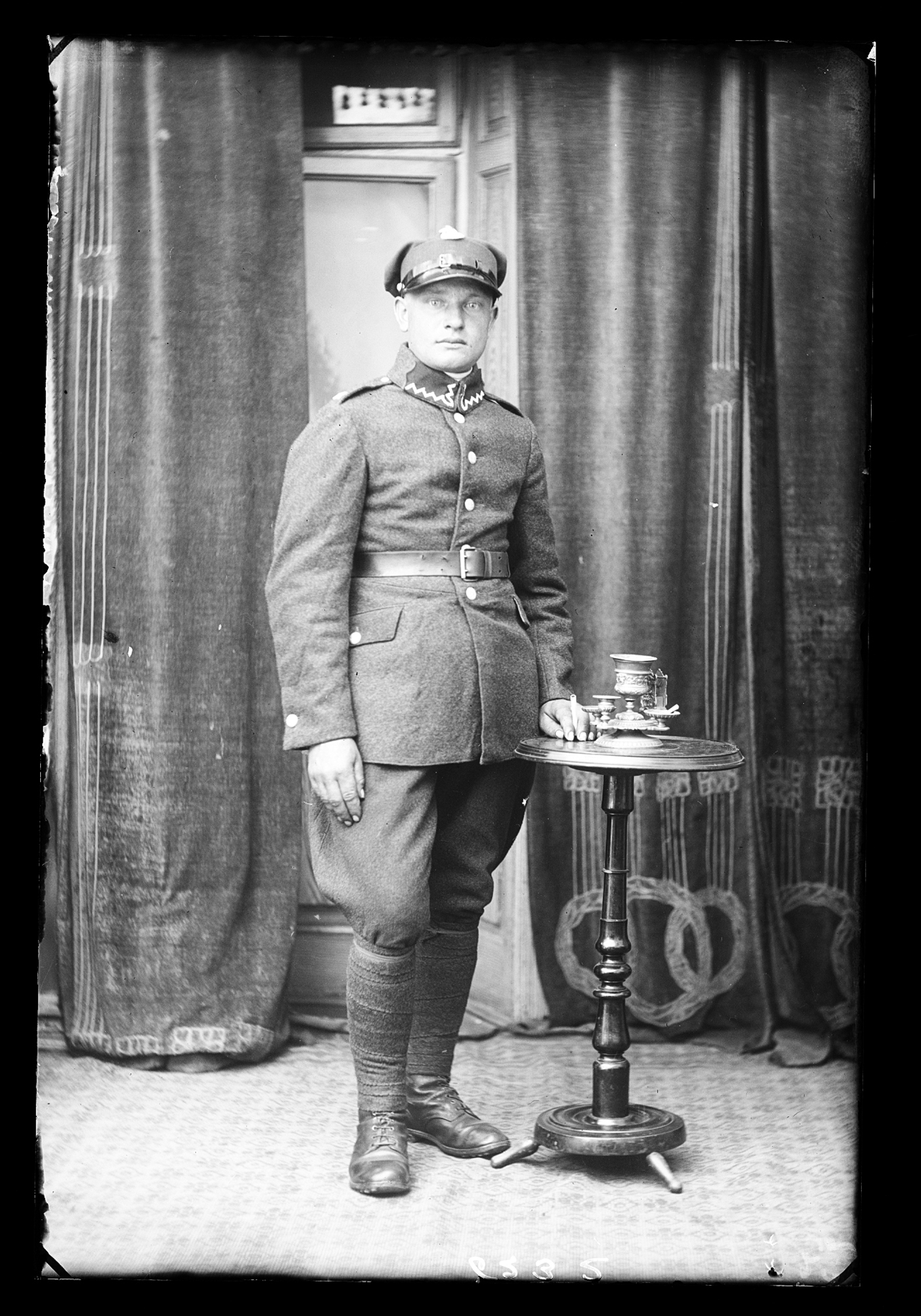 Portret żołnierza w atelier