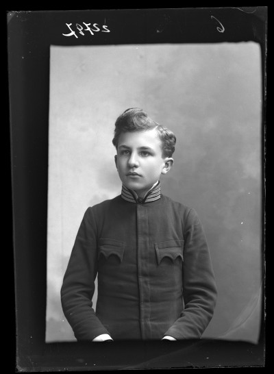 GFK-1-640 Portret gimnazjalisty GFK-1-640.jpg