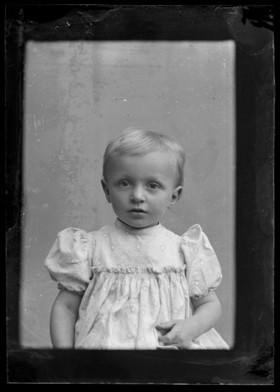 GFK-1-859 Portret dziecka GFK-1-859.jpg