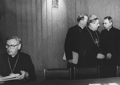 Konferencja Episkopatu Polski w Rzeszowie. Drugi od prawej prymas Józef Glemp - przewodniczący Konferencji Episkopatu Polski w latach 1981–2004