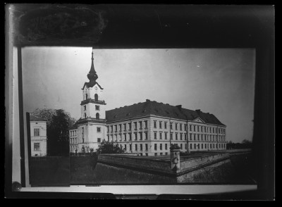 Zamek Lubomirskich w Rzeszowie. Na pierwszym planie bastion św. Marii z 1746 r. - reprodukcja