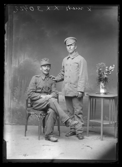 Portret żołnierzy w atelier