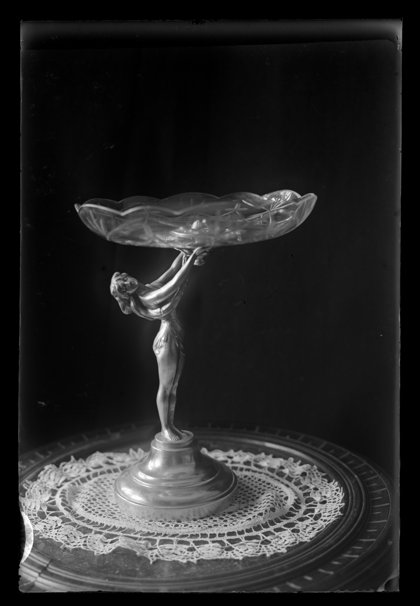 Patera figuralna z domu Januszów przy ul. Poniatowskiego w Rzeszowie