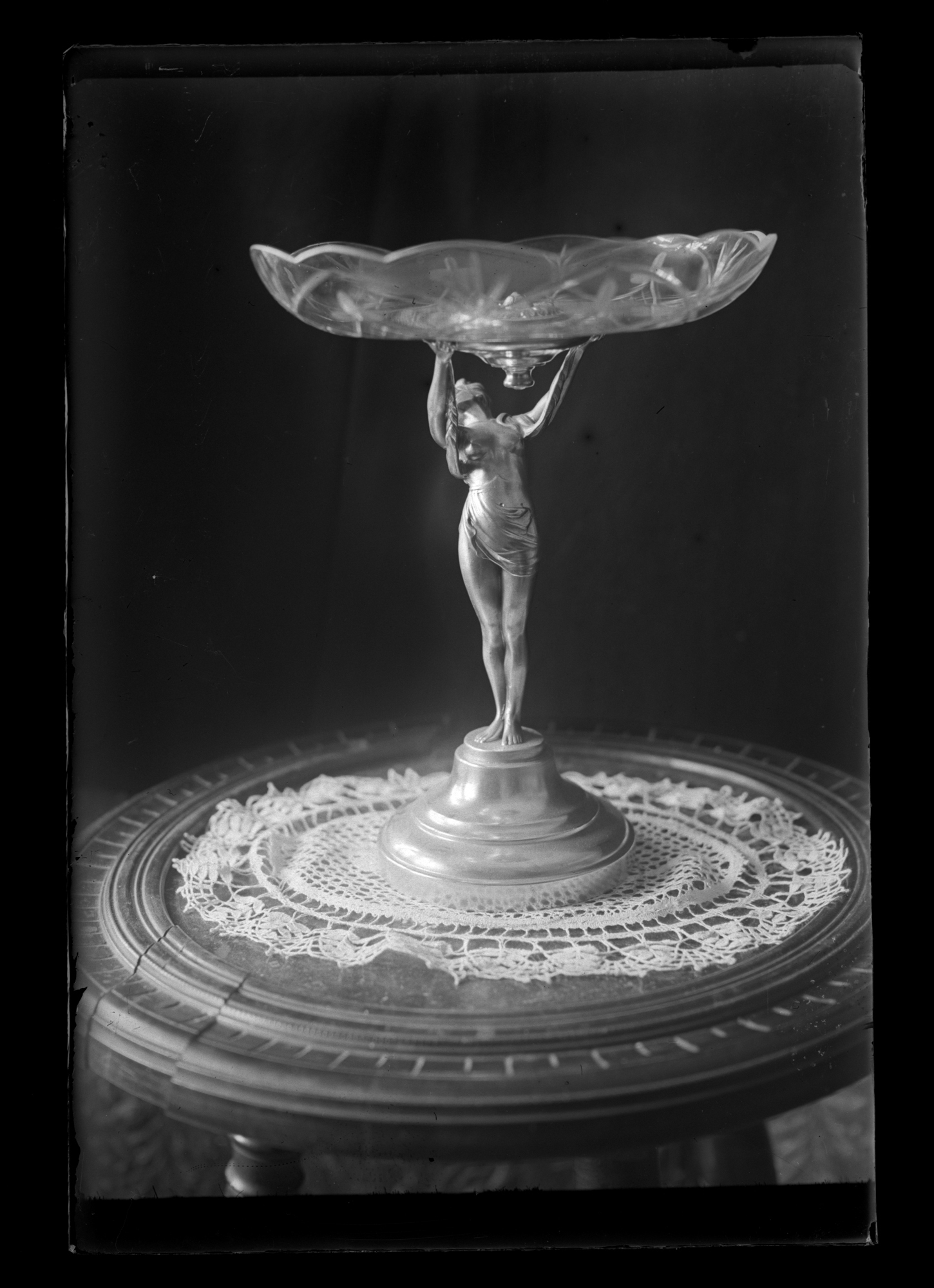 Patera figuralna z domu Januszów przy ul. Poniatowskiego w Rzeszowie